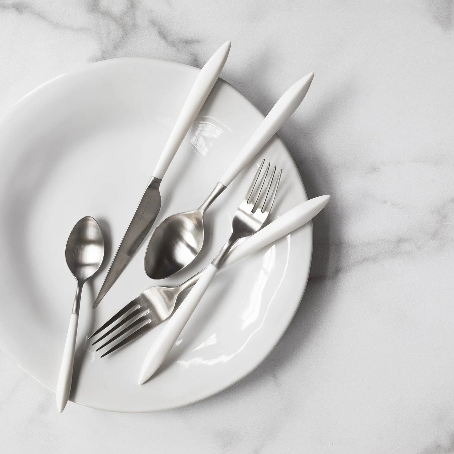 Ares Argento & White Five-Piece Place Setting