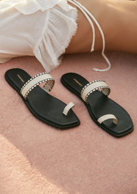 Black Pirita Toe Ring Sandal