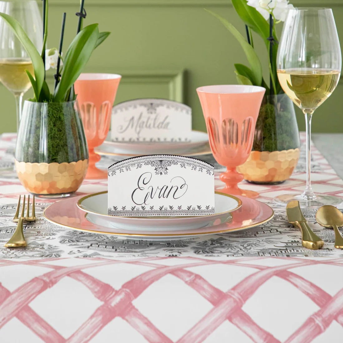 Pink Lattice Runner