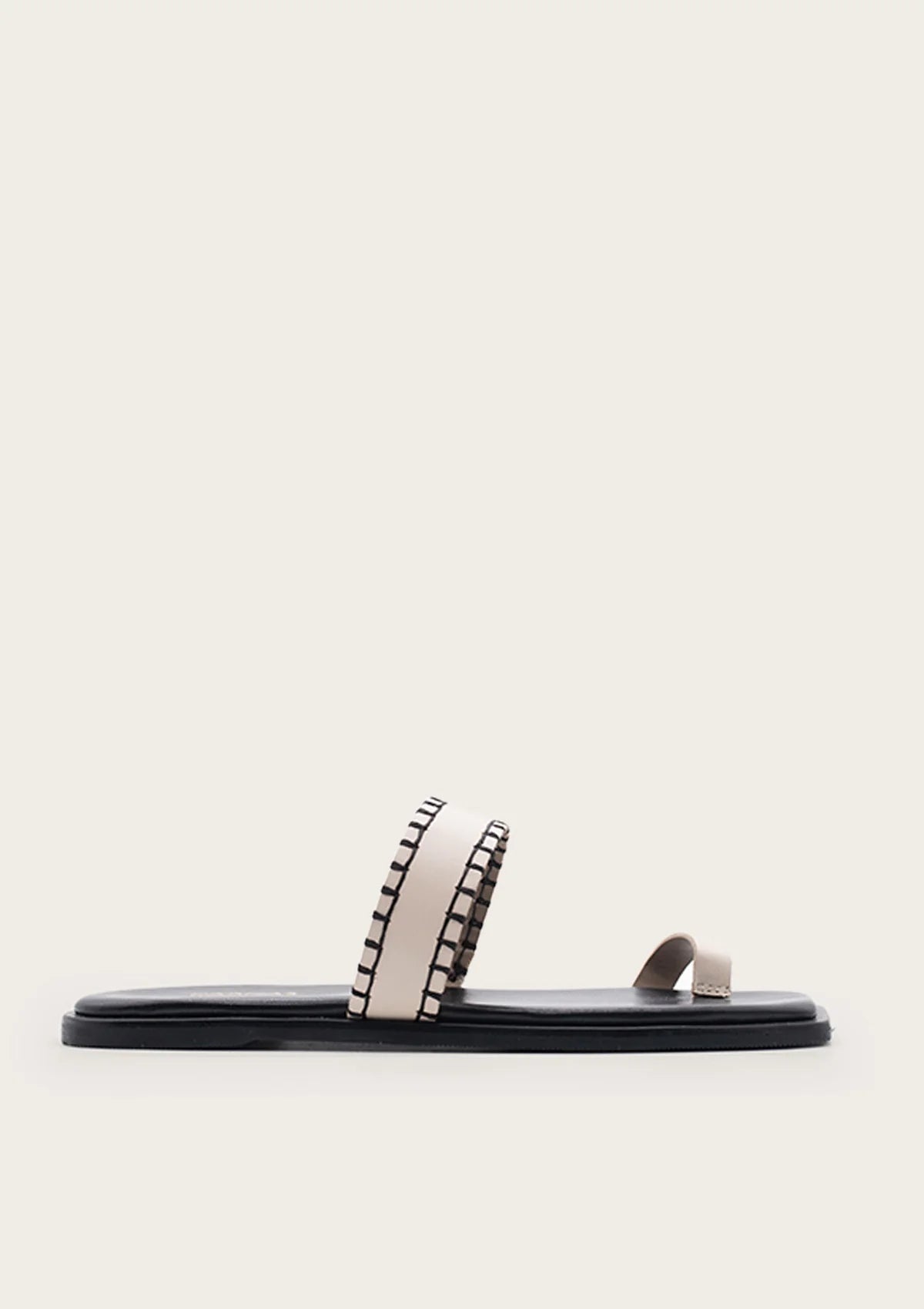 Black Pirita Toe Ring Sandal