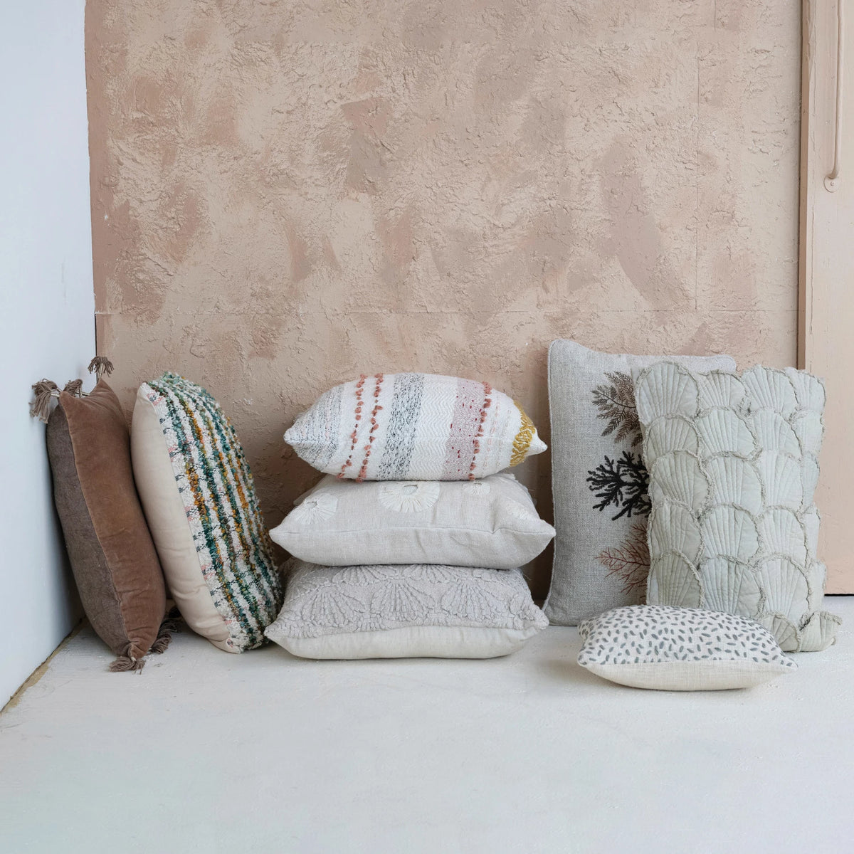 Square Woven Cotton & Linen Pillow w/ Applique 20"
